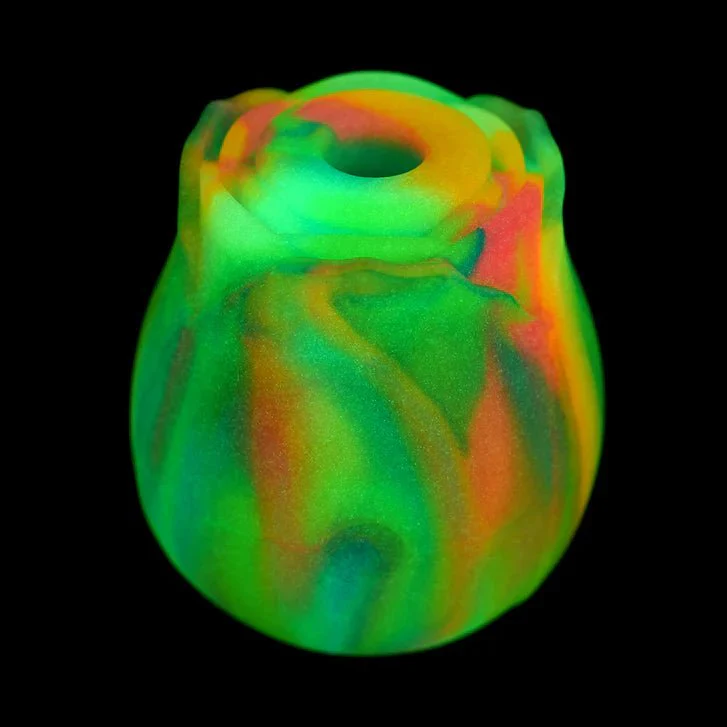 The Rose Toy Glow-in-the-Dark Pulsing Clit Stimulator - Image 2